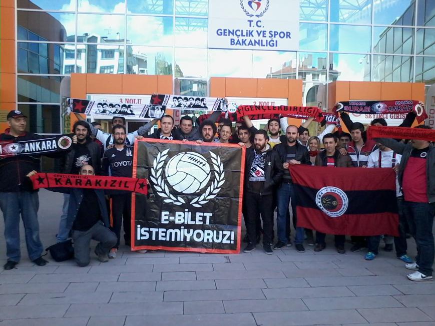 sim:  Gençlerbirliği - Beşiktaş 12.04.2014 GB ve BJK Taraftarları yan yana.jpg
Grntleme: 263
Byklk:  95.2 KB (Kilobyte)